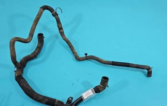 Engine coolant pipe/hose