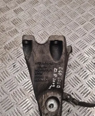 BMW 5 E60 E61 Engine mounting bracket 23191310