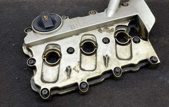 Audi A6 S6 C6 4F Rocker cam cover 06E103471G