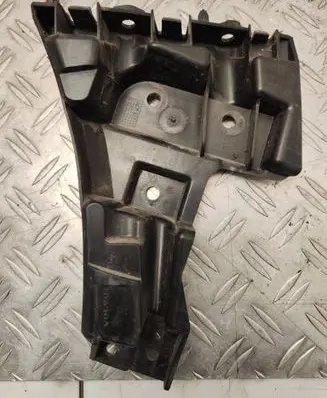 Front bumper mounting bracket