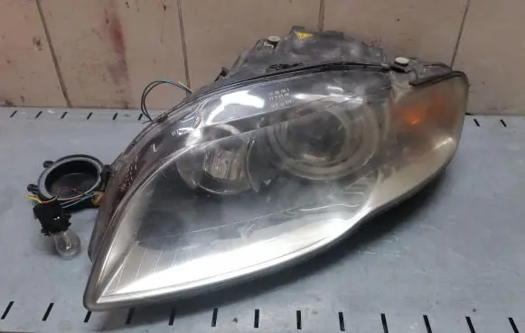 Audi A4 S4 B7 8E 8H Headlight/headlamp 8E0941004BM 1307329115