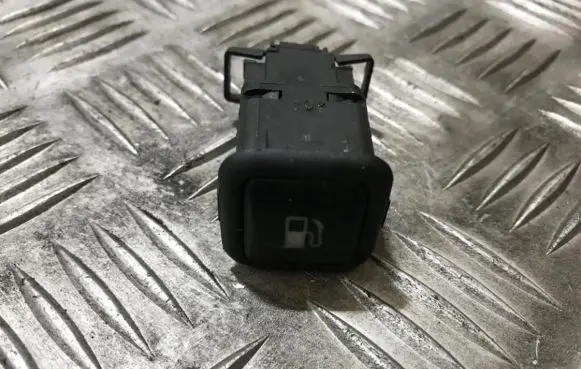 Volkswagen PASSAT B5 Fuel tank opening switch 3b0959833a
