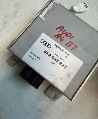 Audi A4 S4 B7 8E 8H Sound amplifier 8E9035223