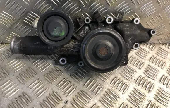 Mercedes-Benz CLS C219 Water pump 6112010310