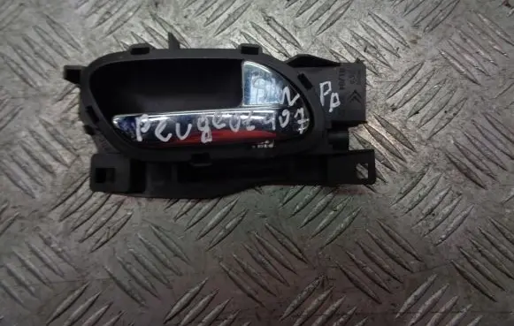 Peugeot 407 Rear door interior handle trim 
