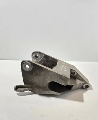 Opel Vectra C Engine mounting bracket 9156987