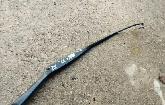 Jeep Grand Cherokee (WJ) Front wiper blade arm 55155657AA