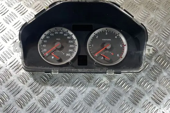 Volvo V50 Speedometer (instrument cluster) 8697035 30710071 30669185