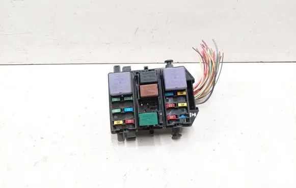 Renault Espace - Grand espace IV Fuse module 8200003634