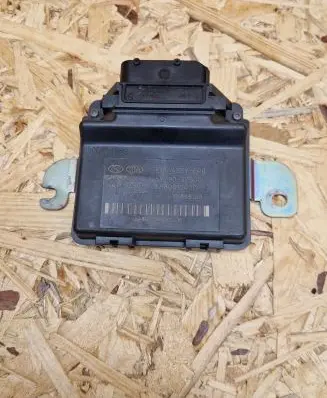 Hyundai i40 Hand brake control module 597903Z500 EP80010400 01084800