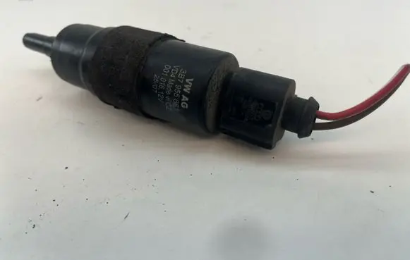Audi A6 S6 C6 4F Headlight washer pump 3B7955681