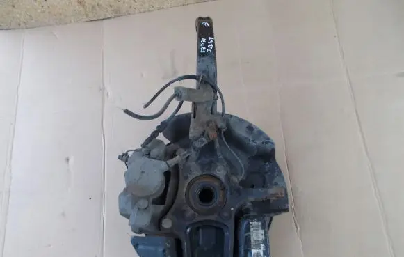Alfa Romeo 159 Front wheel hub spindle knuckle