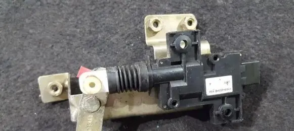 Chrysler PT Cruiser Central locking motor 04894069ab