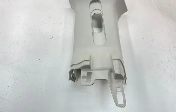 Chrysler Voyager (C) pillar trim P0ZR08ES3AF 5555370