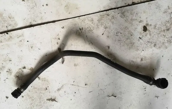 BMW 5 E60 E61 Engine coolant pipe/hose