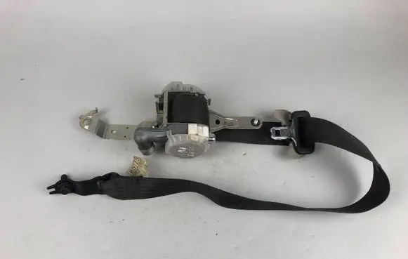 Subaru Outback Front seatbelt H074101