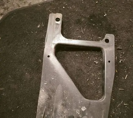 BMW 1 E81 E87 Rear bumper mounting bracket 7183873 15857711