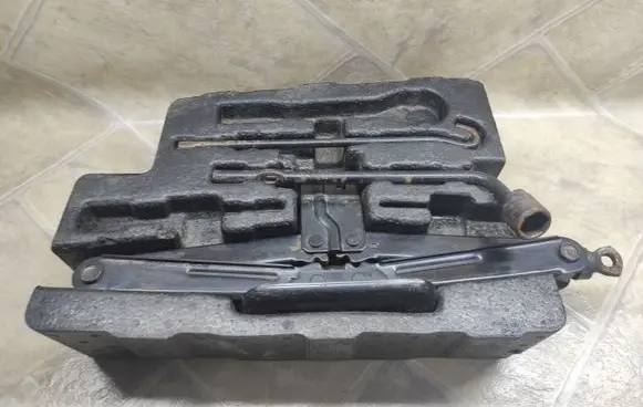 Hyundai ix 55 Tool set 091493J000