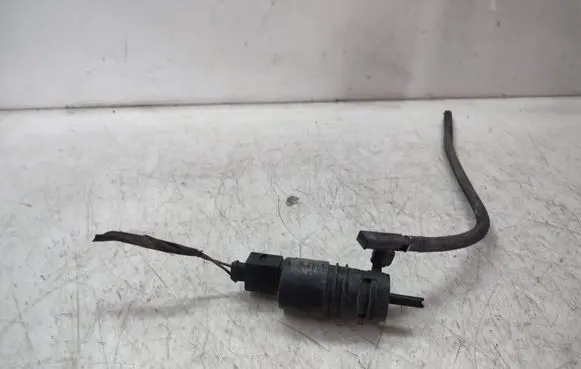 Mercedes-Benz C W204 Windscreen/windshield washer pump 2218690121