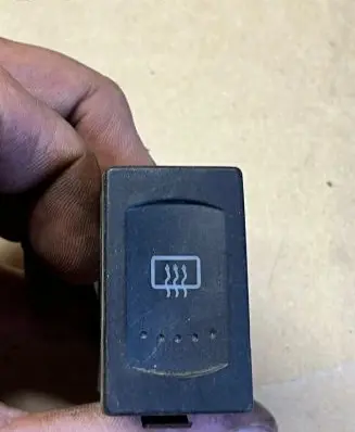 Volkswagen PASSAT B5 Windscreen/window heater switch 3B0959621C