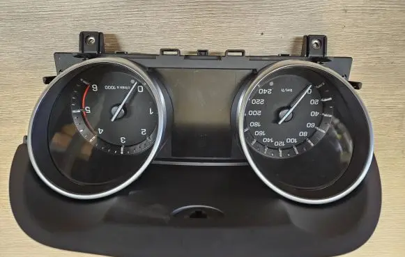 Land Rover Evoque I Speedometer (instrument cluster) EJ3210849EF