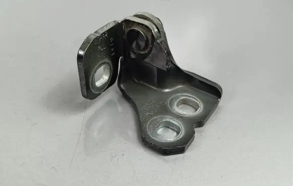 Jeep Compass Front door upper hinge