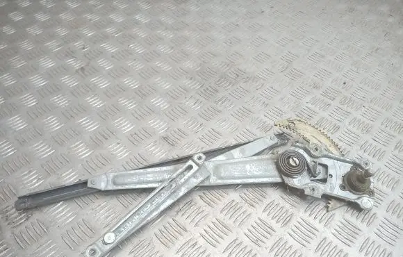 Toyota Corolla E90 Front door manual window regulator 