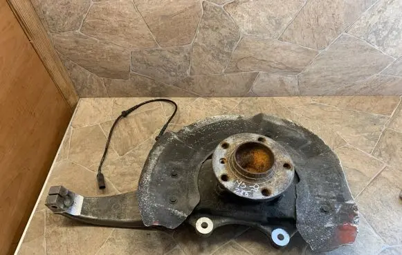 BMW 7 F01 F02 F03 F04 Front wheel hub 6775768
