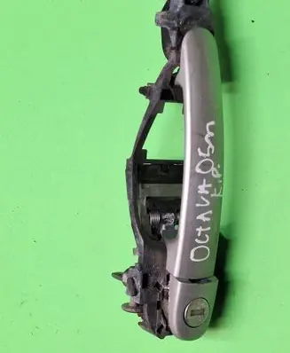 Skoda Octavia Mk1 (1U) Front door exterior handle 