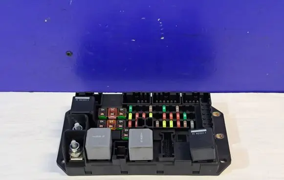 Jaguar XJ X351 Fuse module GW9314N030AC