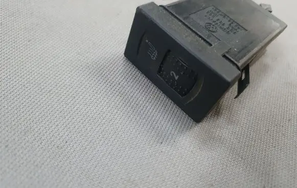 Volkswagen PASSAT B5 Seat heating switch