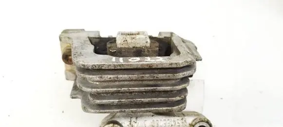Peugeot 207 Engine mount bracket 9654166080