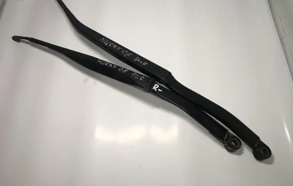 Nissan Murano Z51 Front wiper blade arm DLD8507 8513