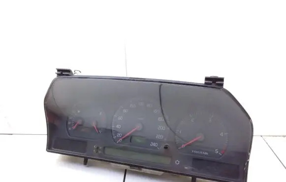 Volvo S70 V70 V70 XC Speedometer (instrument cluster) 9168138 9168144