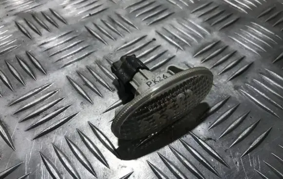 Mazda 6 Front fender indicator light