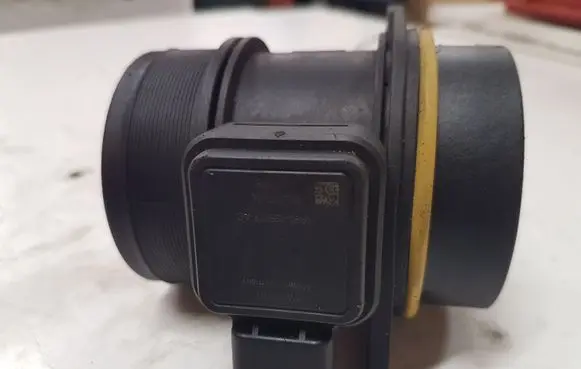 Jaguar S-Type Mass air flow meter 4R8Q12B579AC