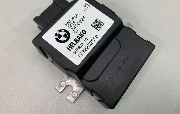 BMW 5 G30 G31 G38 Fuel injection pump control unit/module 7490824