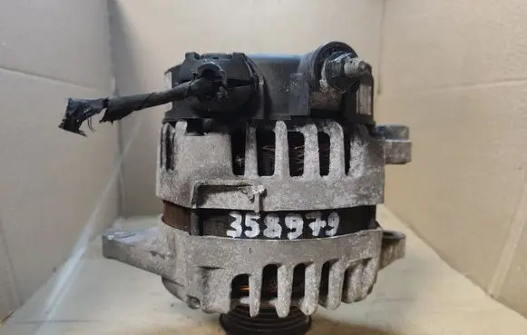 Hyundai Tucson TL Generator/alternator 373002B960