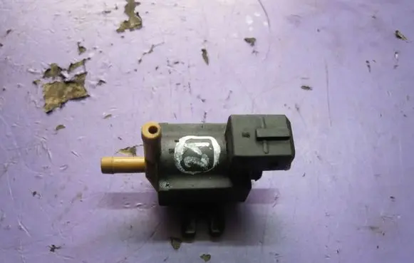 Ford Focus Turbo solenoid valve 31219138