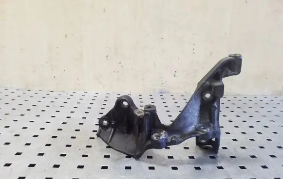 Nissan X-Trail T32 EGR valve cooler bracket A6261410040 147174072R