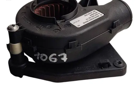 Mercedes-Benz E C207 W207 Engine control unit/module fan A2049060015 9972506025 6038404034