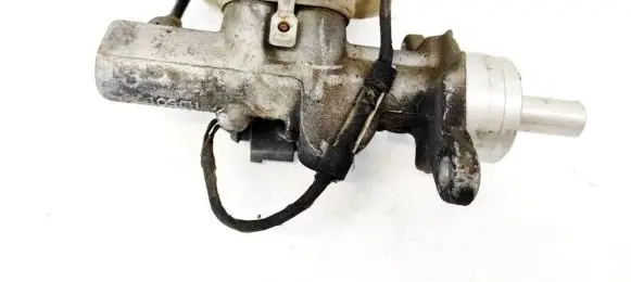Volkswagen Golf V Master brake cylinder