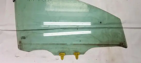 Nissan Note (E11) Front door window glass four-door