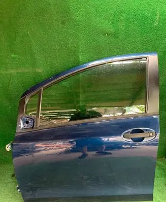 Toyota Yaris Front door