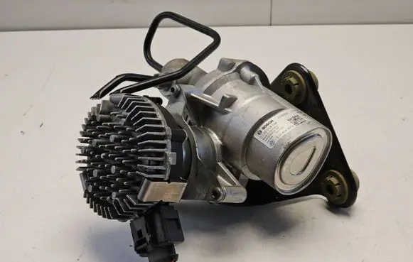 Volkswagen Golf VII Master brake cylinder 5QE614307H 20190529 0132018034