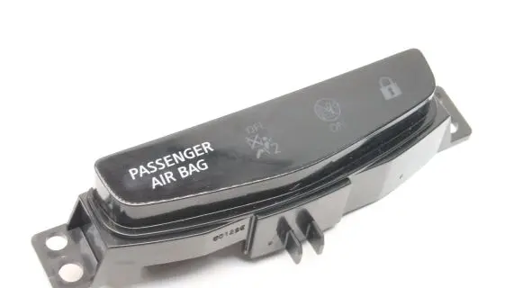 Nissan Qashqai Passenger airbag on/off switch 