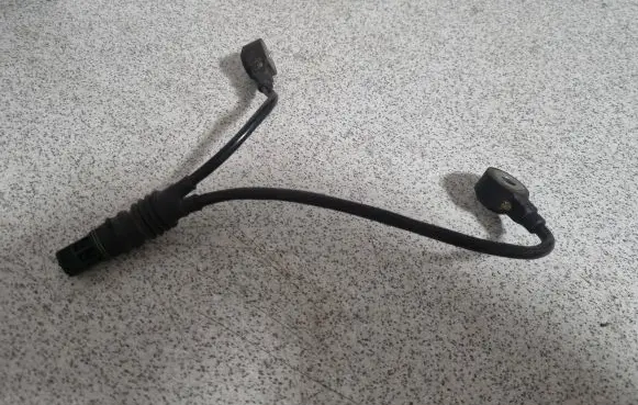BMW 5 E39 Detonation knock sensor 1703592 1703276