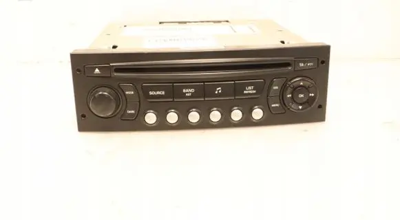 Radio/GPS head unit trim