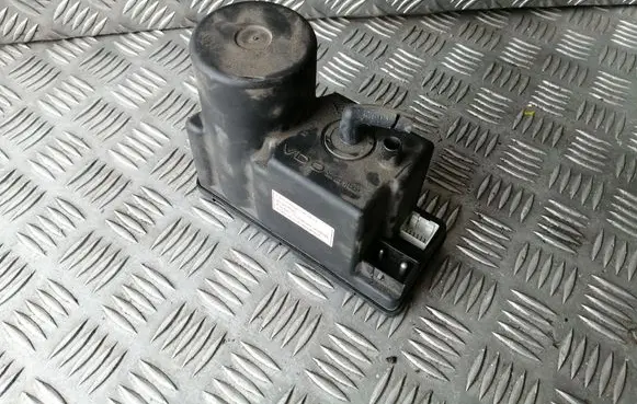 Audi A4 S4 B5 8D Central locking vacuum pump 4A0862257A