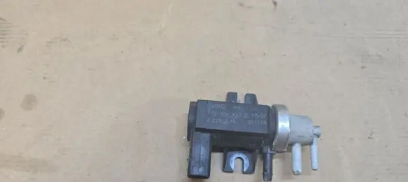 Volkswagen PASSAT B6 Turbo solenoid valve 1J0906627B 72290345